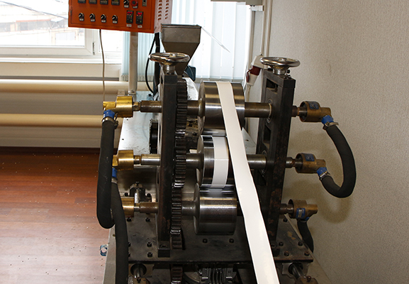 лабораторный экструдер